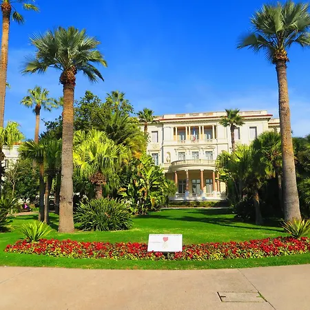 Nestor&jeeves - House Of Cards - - Very Close Sea Appartement *