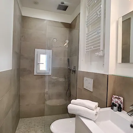 Nestor&jeeves - House Of Cards - - Very Close Sea Nice