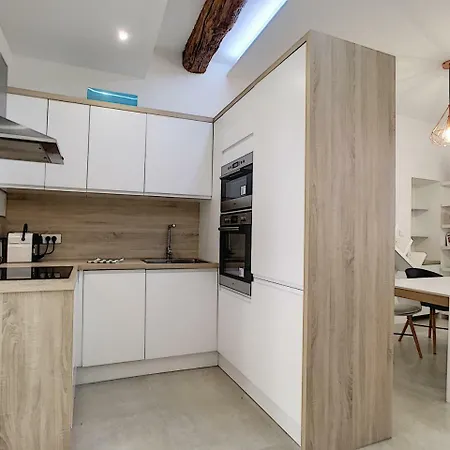 Apartment Nestor&jeeves - House Of Cards - - Very Close Sea *